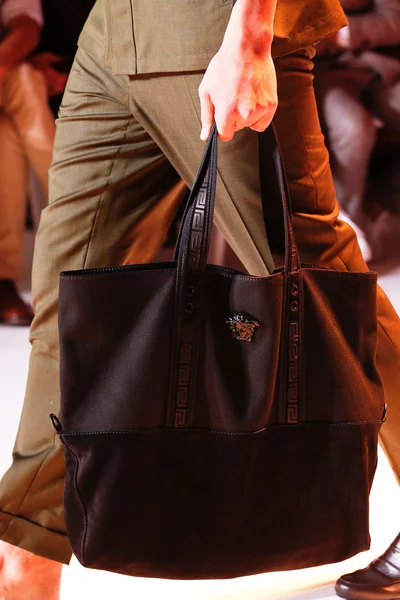 Look 27